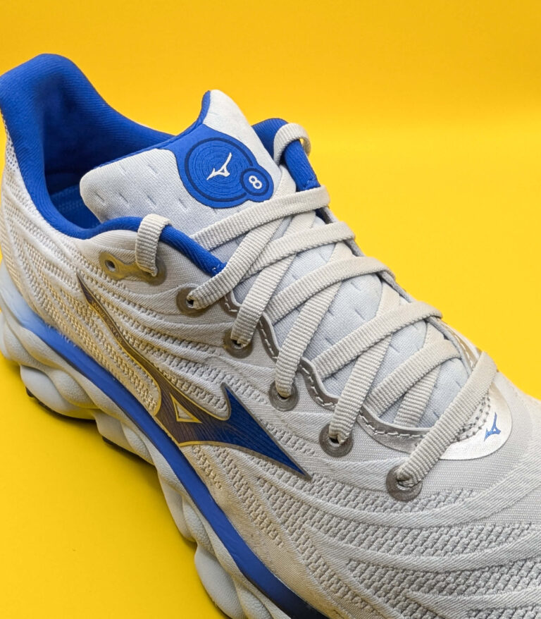 Mizuno Wave Sky 8 upper